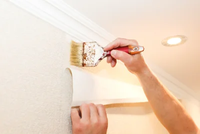 Pose de papier peint à Cuguen — revêtements muraux et toiles de verre